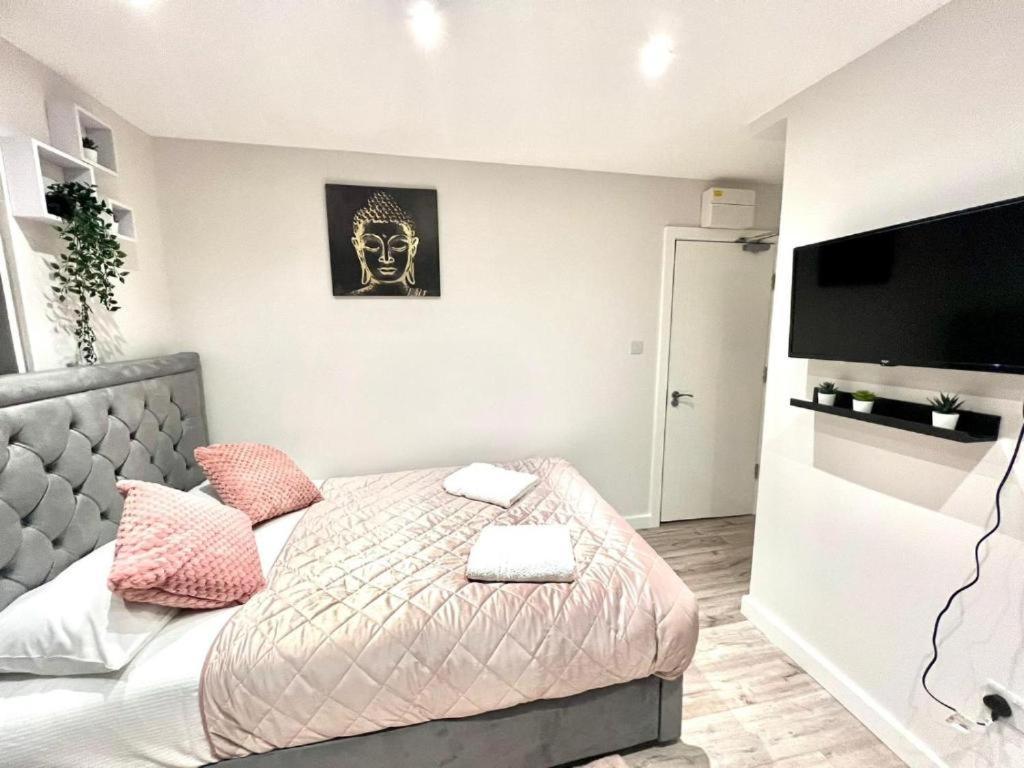Heathrow Guest House - Oakway Feltham Экстерьер фото